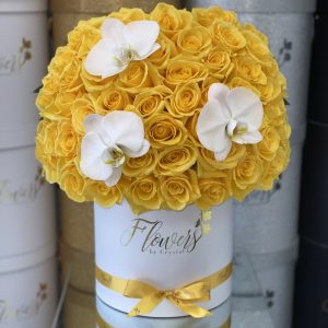 50 Fresh Yellow Roses With Roses