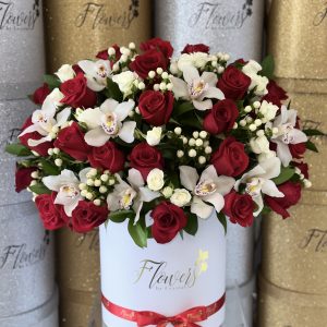 Amour Hatbox Red & White