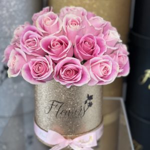 25 Roses in round box