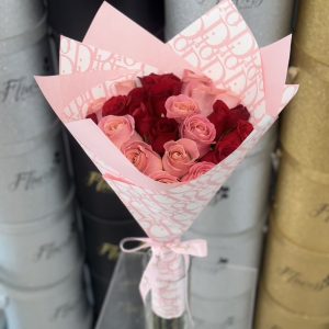 25&nbsp;Rose bouquet Pink and Red